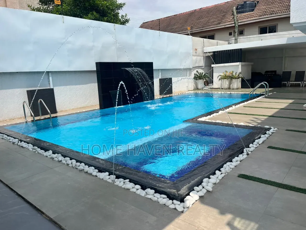 5bdrm House in Airport Hills for sale