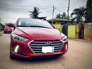 Hyundai Elantra Limited Sedan FWD (2.0L 4cyl 6A) 2017 Red