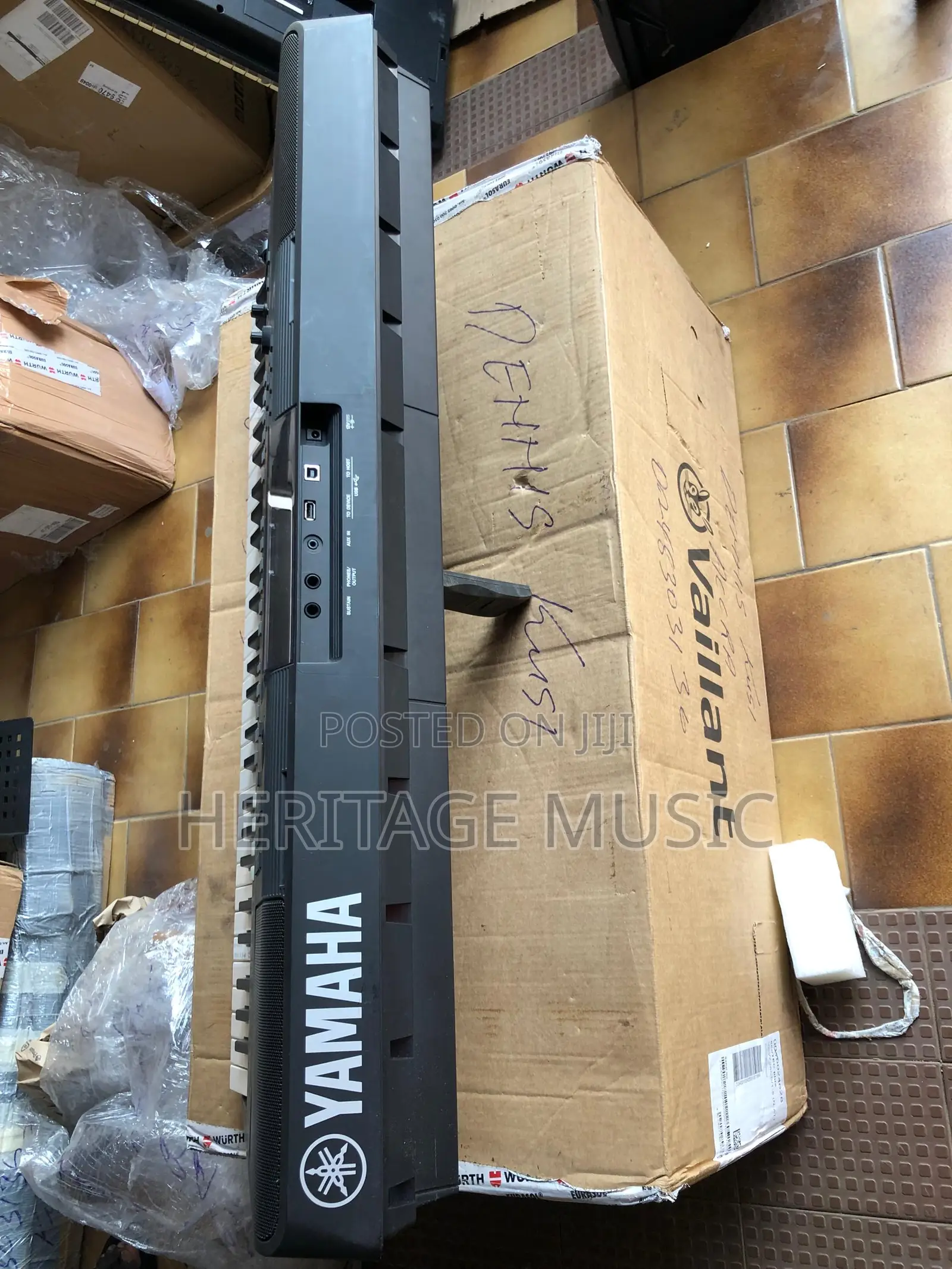 Yamaha E463