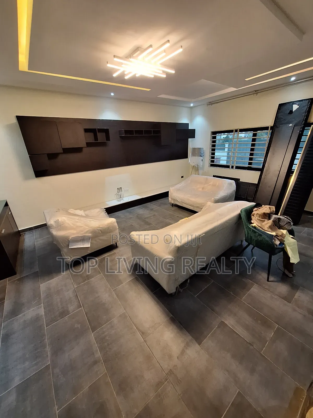 Furnished 3bdrm Townhouse / Terrace in Legon Hills, Ashaley Botwe