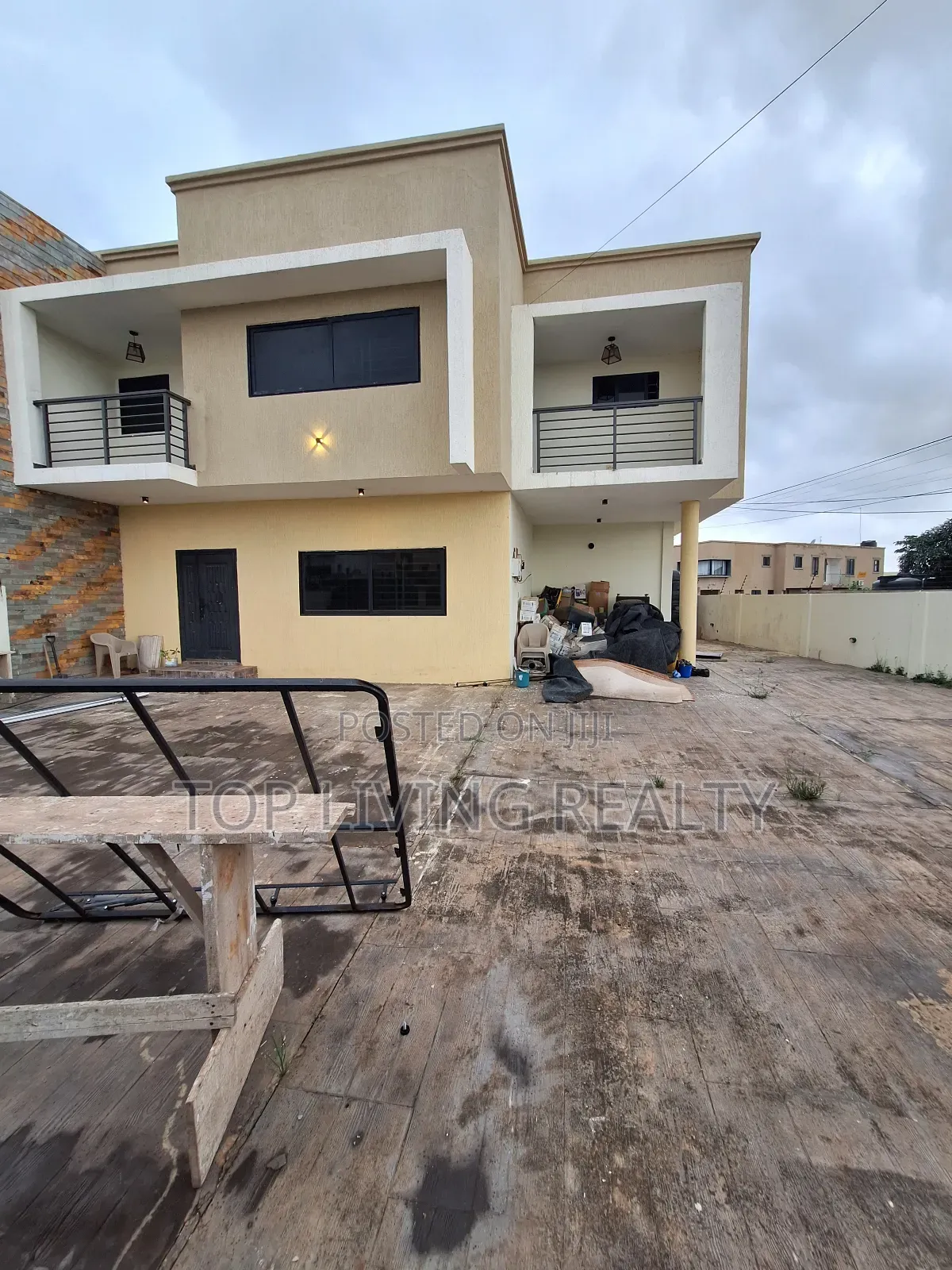Furnished 3bdrm Townhouse / Terrace in Legon Hills, Ashaley Botwe