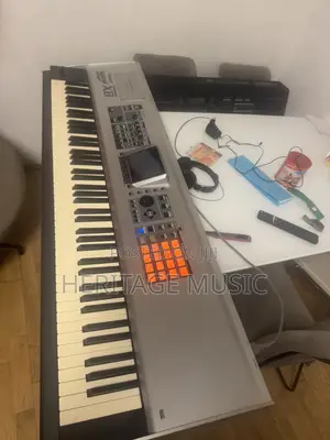 Roland Fantom X8