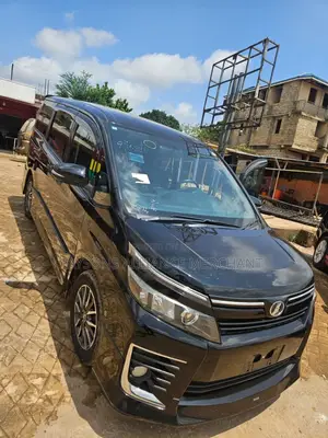 Toyota Voxy 2014 Black