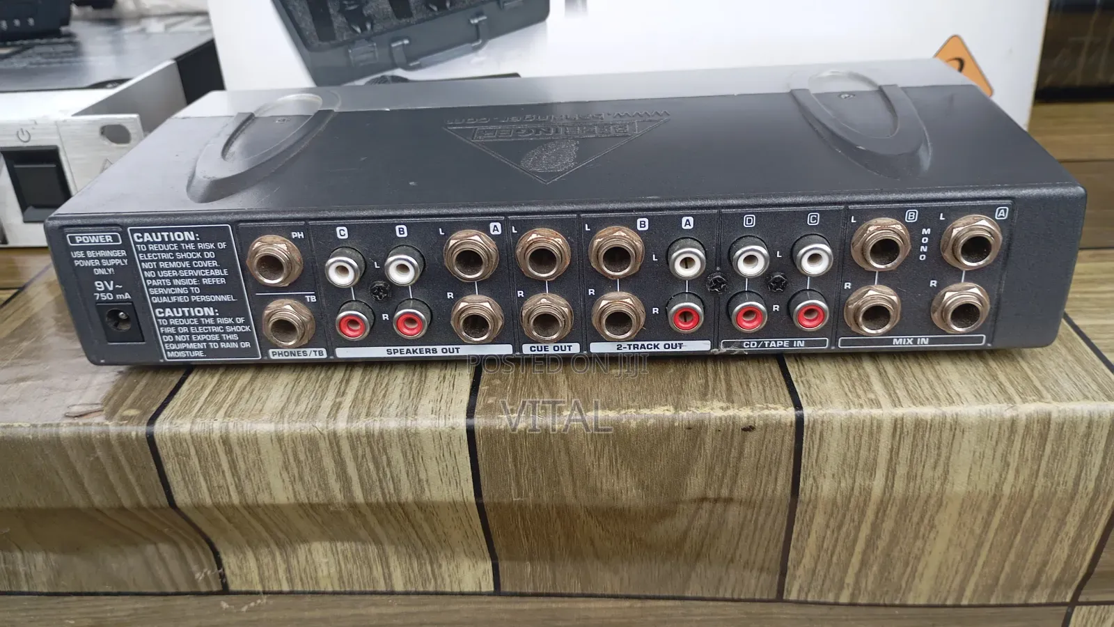 Monitors Controller Behringer Minimon Mon800