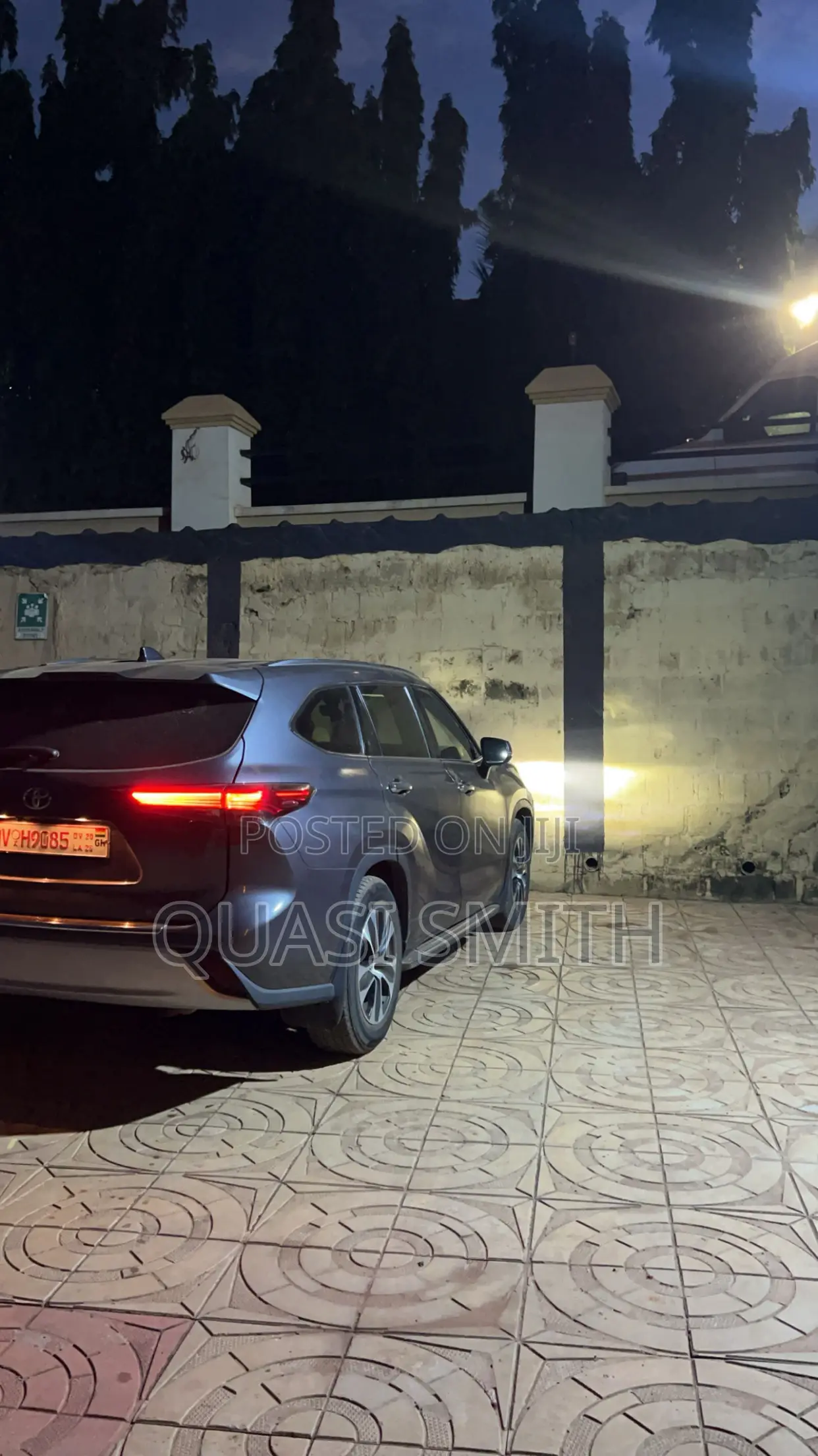 Toyota Highlander XLE 2021 Gray
