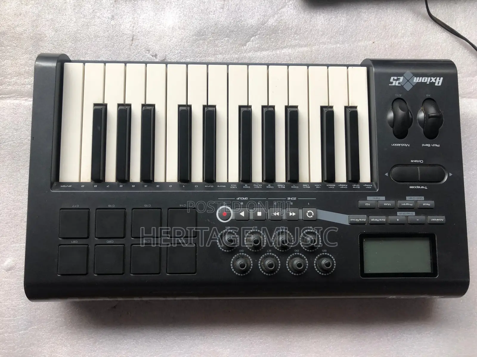 M-Audio Axiom 25