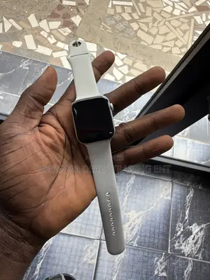 SERIES 5 44mm.Battery 100 and Neat