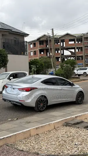 Hyundai Elantra Limited 4dr Sedan (1.8L 4cyl 6A) 2015 Gray