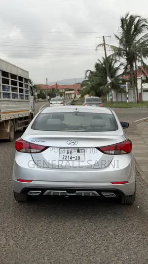 Hyundai Elantra Limited 4dr Sedan (1.8L 4cyl 6A) 2015 Gray