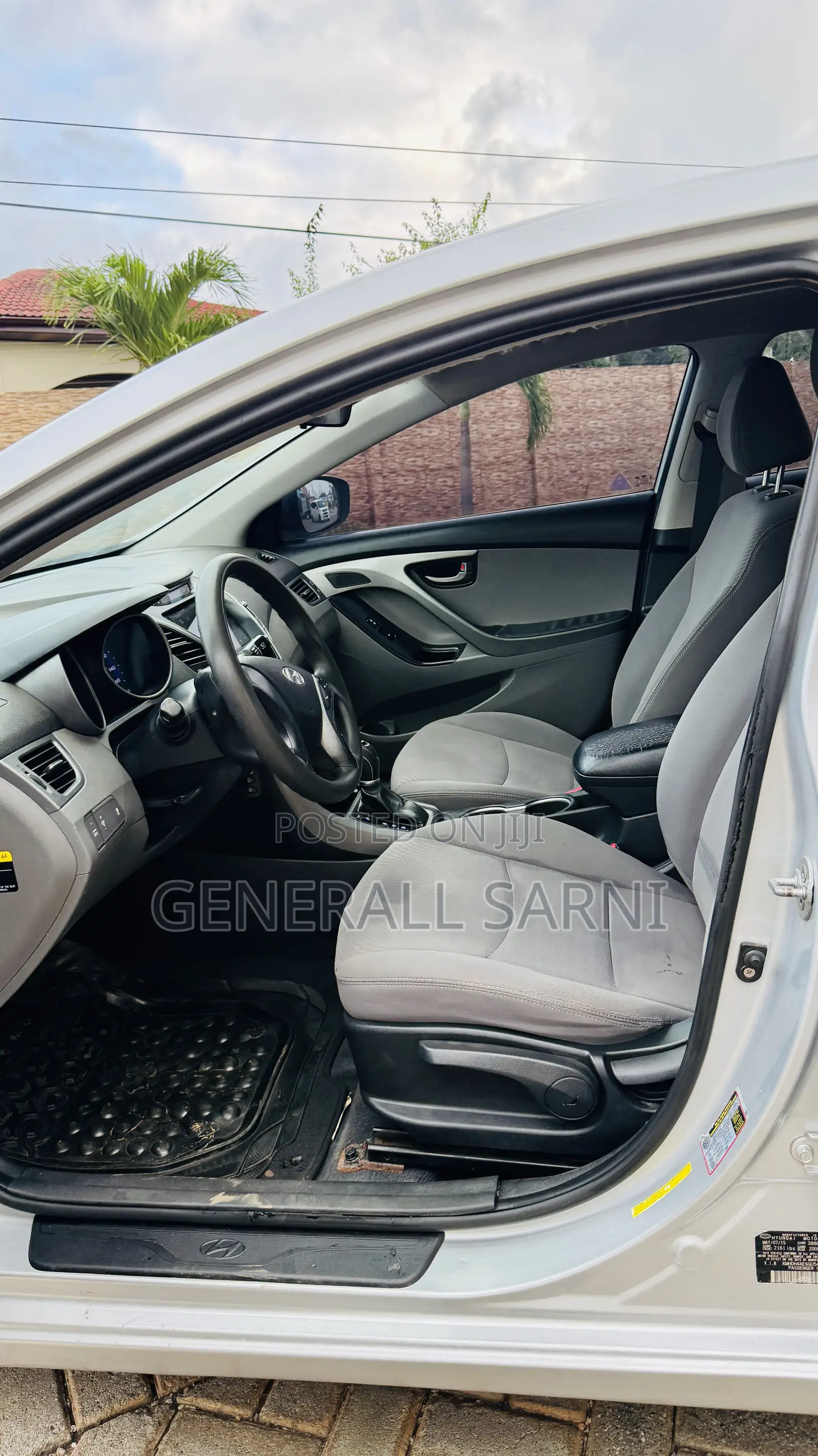 Hyundai Elantra Limited 4dr Sedan (1.8L 4cyl 6A) 2015 Gray