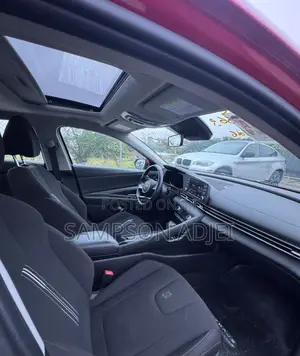 Hyundai Elantra 2021 Red
