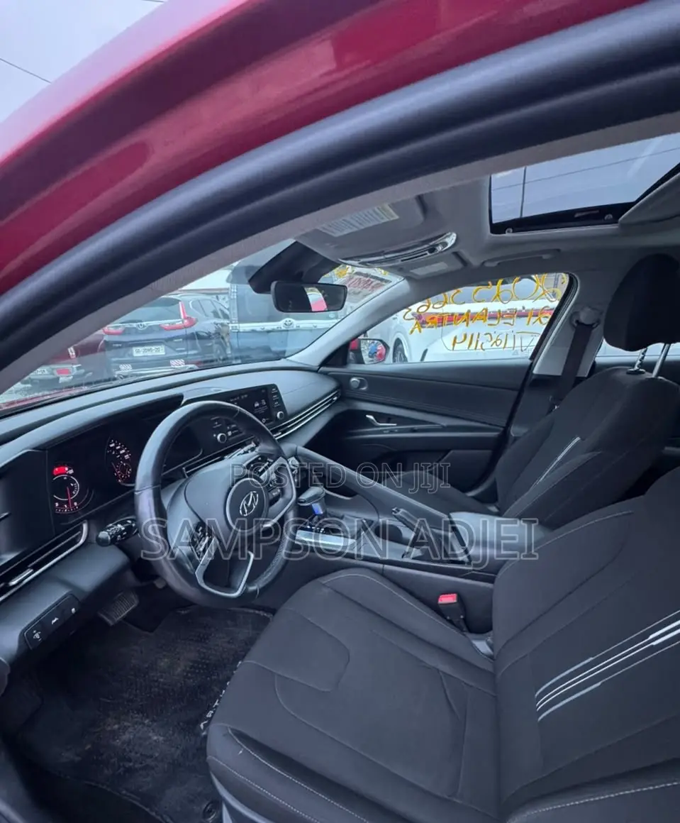 Hyundai Elantra 2021 Red