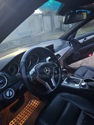 Mercedes-Benz C250 2014 Black