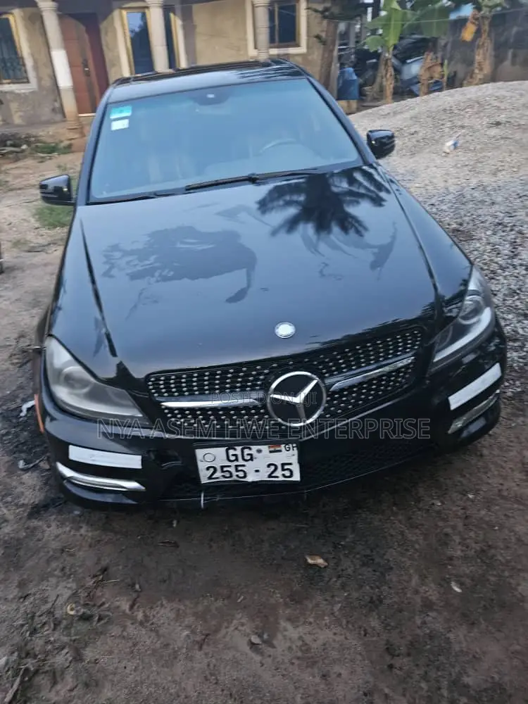 Mercedes-Benz C250 2014 Black