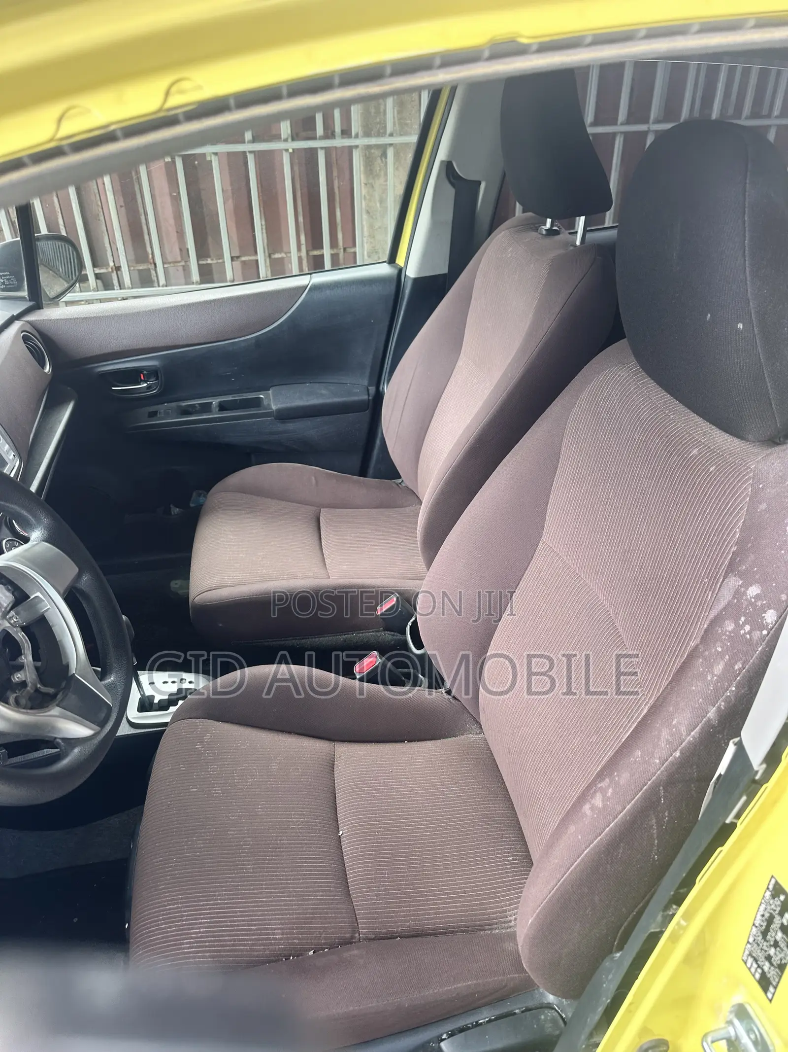Toyota Vitz 2012 Yellow