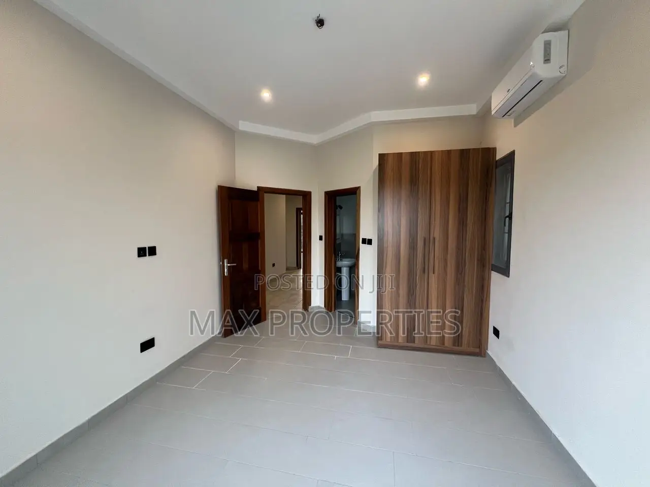 4bdrm Townhouse / Terrace in Tema Metropolitan for rent