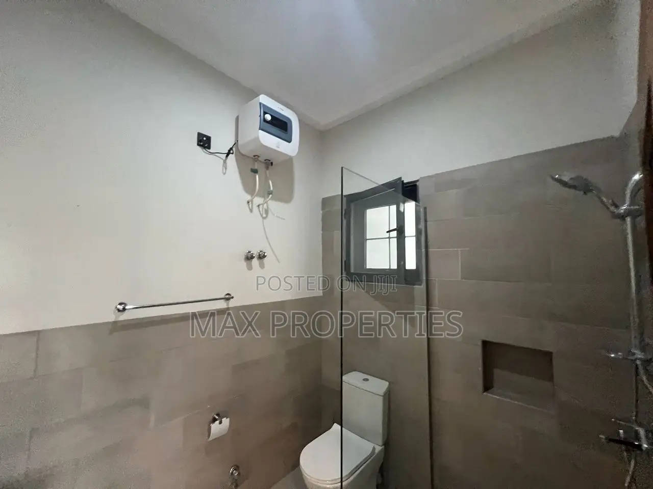 4bdrm Townhouse / Terrace in Tema Metropolitan for rent