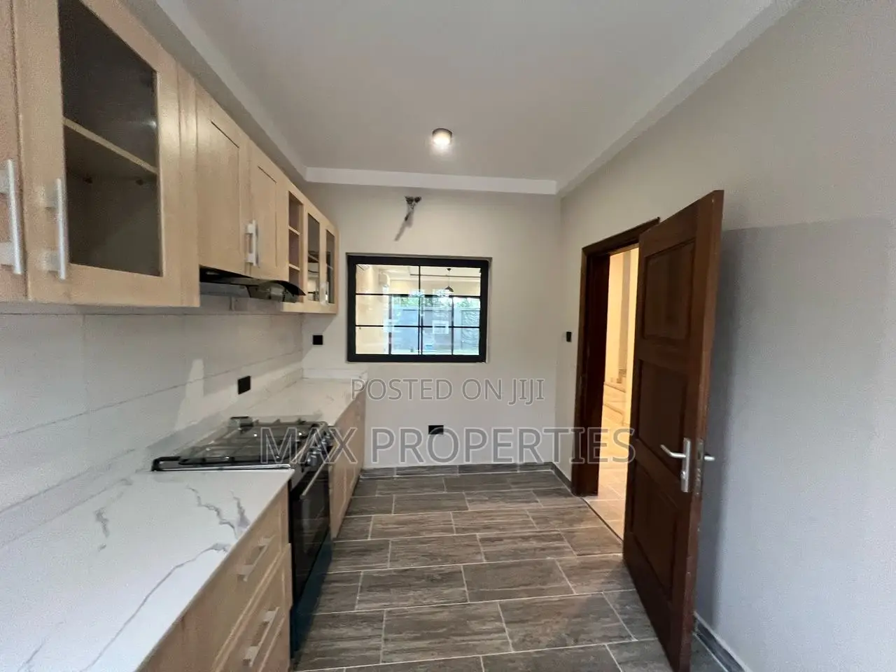 4bdrm Townhouse / Terrace in Tema Metropolitan for rent