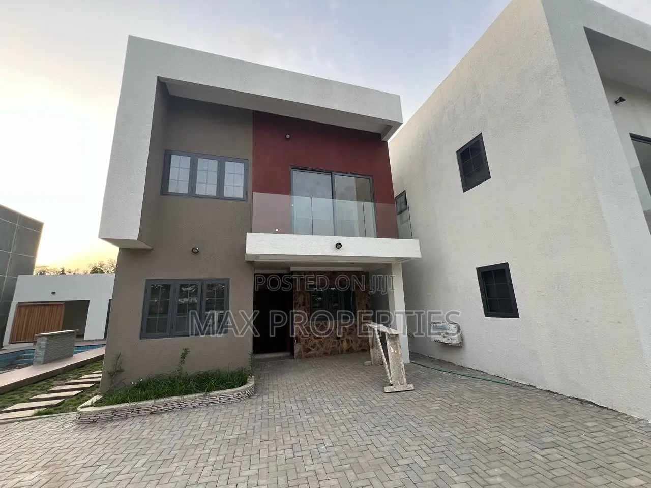 4bdrm Townhouse / Terrace in Tema Metropolitan for rent