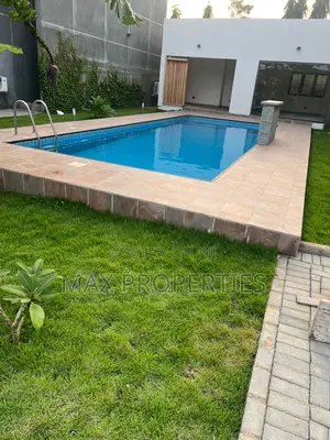 4bdrm Townhouse / Terrace in Tema Metropolitan for rent
