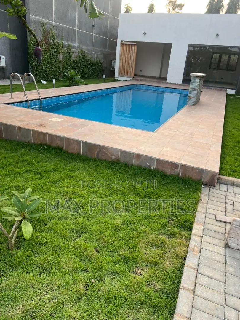 4bdrm Townhouse / Terrace in Tema Metropolitan for rent