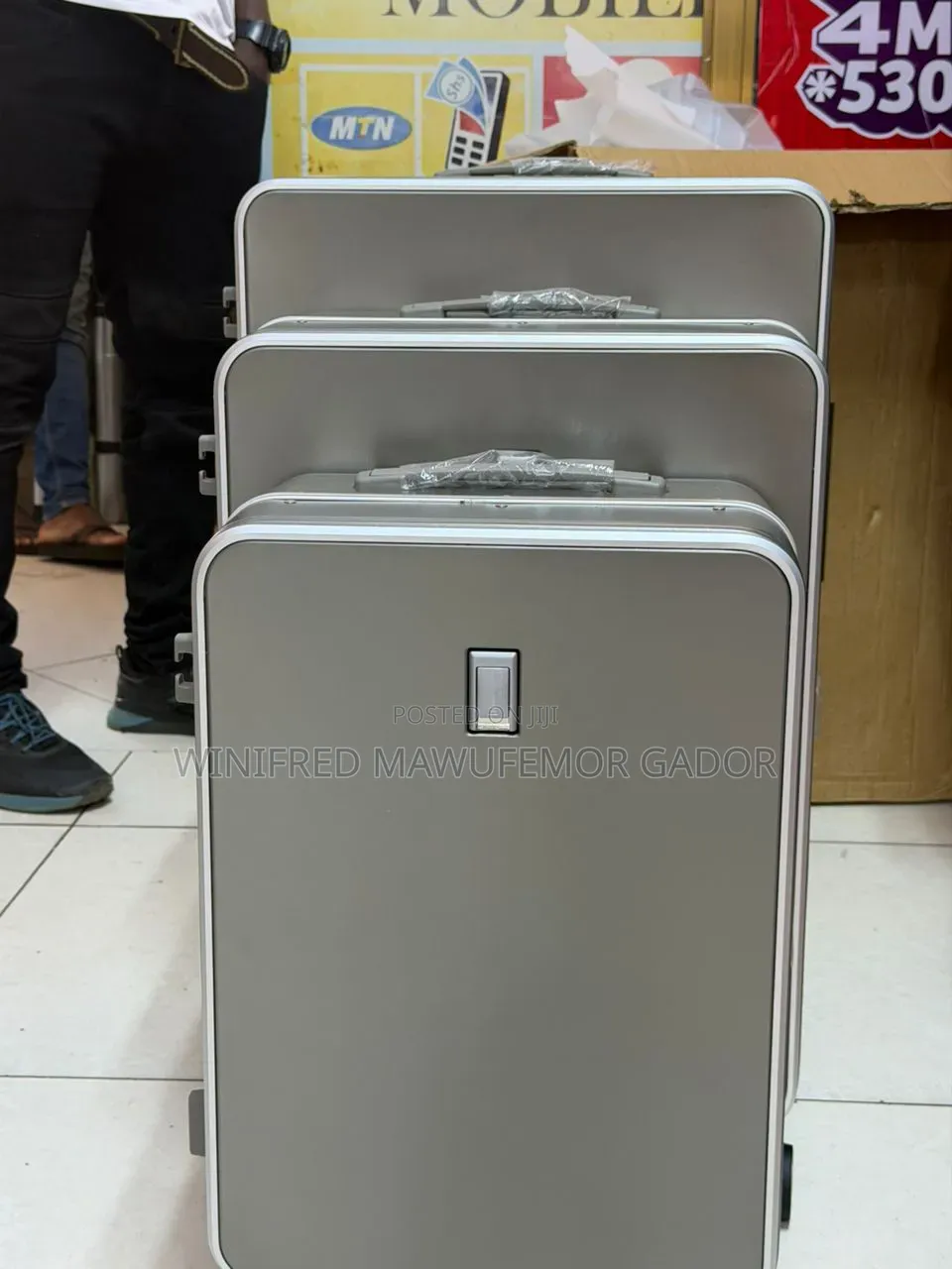 Executive Hard Shell Travel Suitcase | 20", 24", 28" Luggage