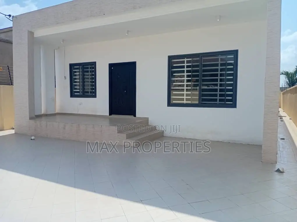 3bdrm House in Pokuase for sale
