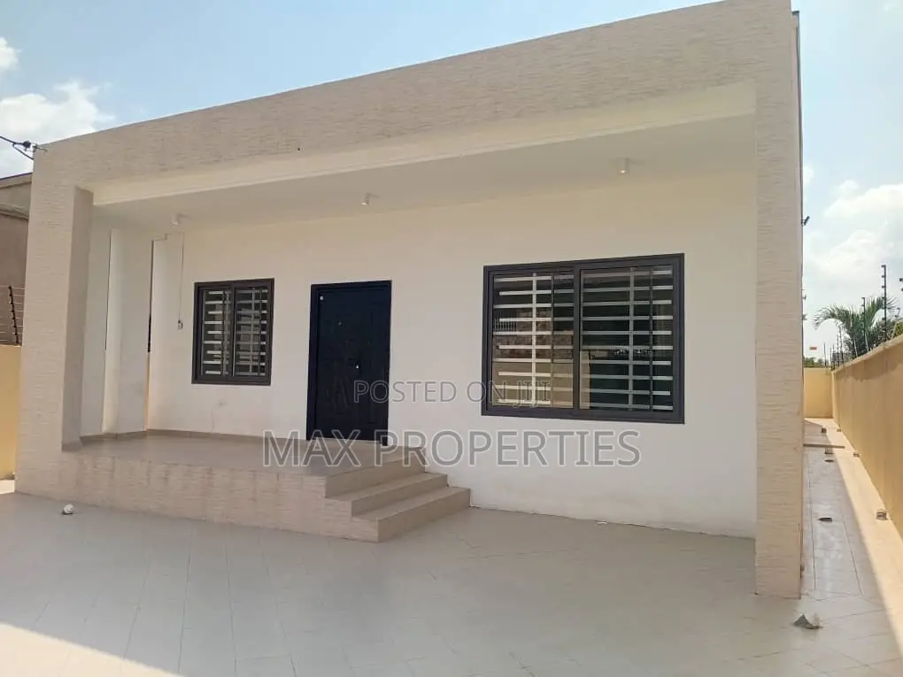 3bdrm House in Pokuase for sale