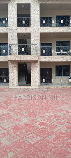 3bdrm Apartment in Adjiriganor, Otano for rent
