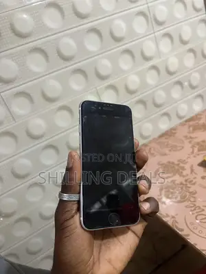 Apple iPhone SE (2022) 64 GB White
