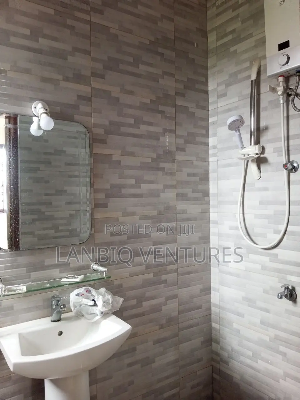 2bdrm Apartment in Madina for rent