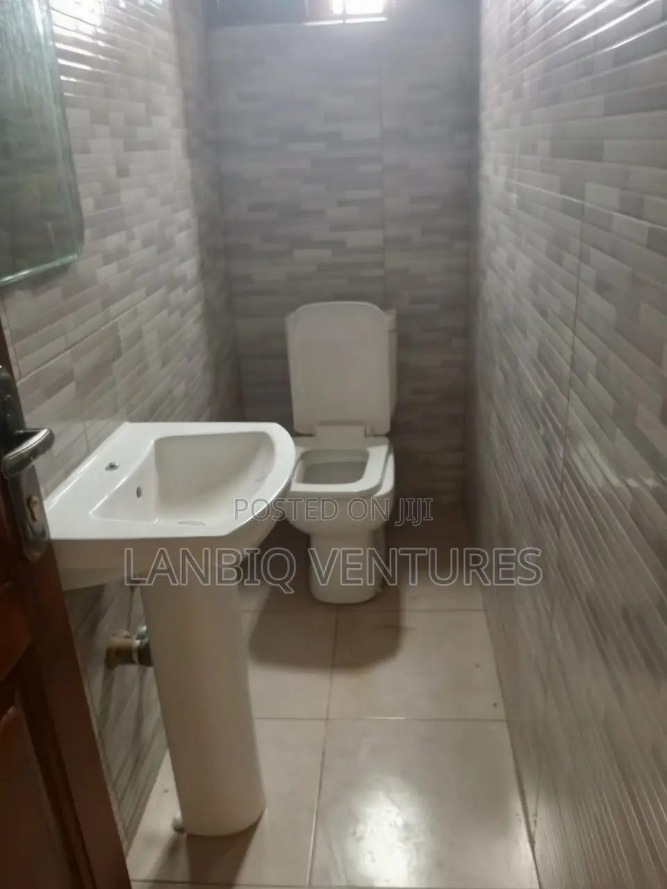 2bdrm Apartment in Madina for rent