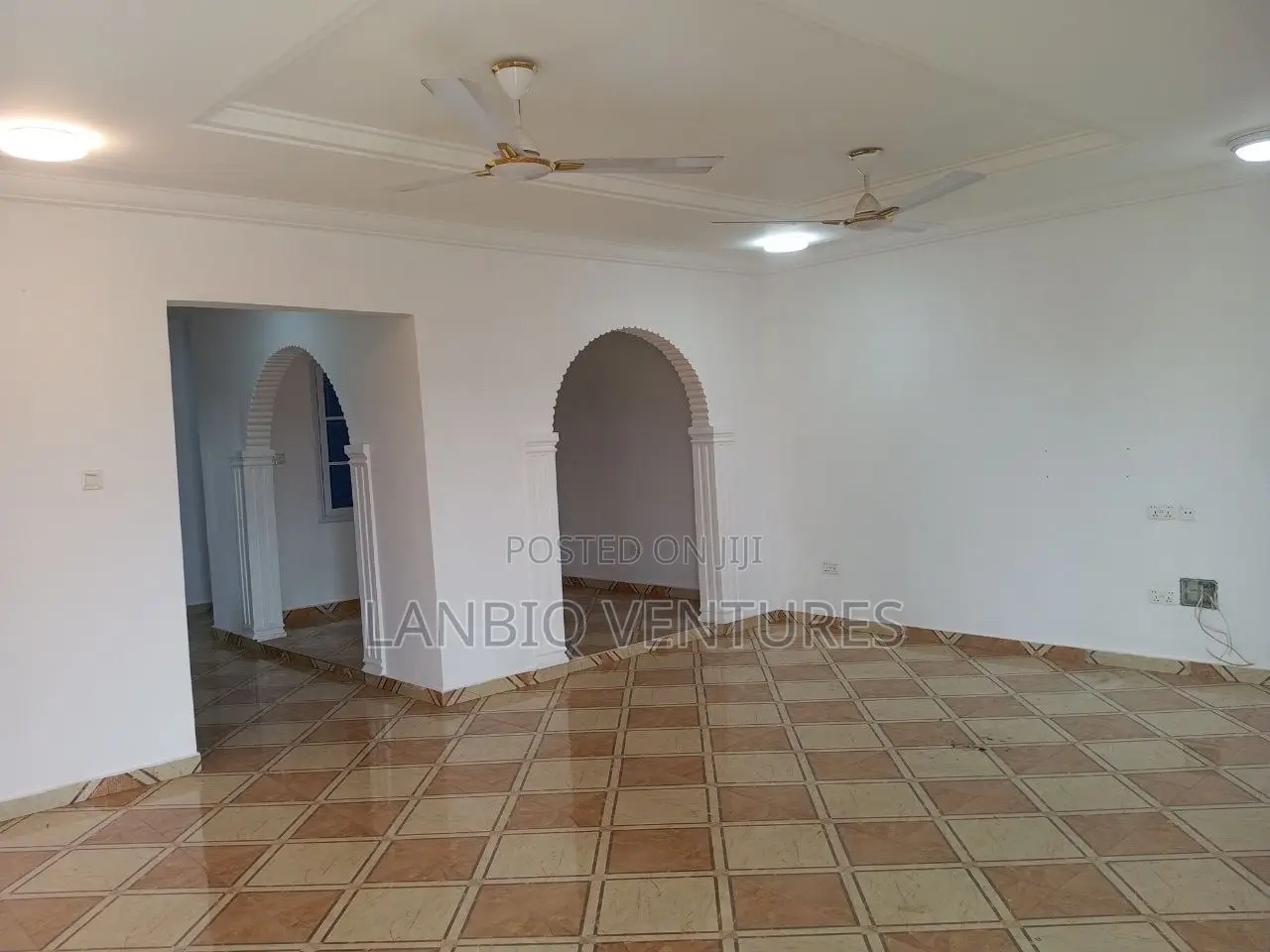 2bdrm Apartment in Madina for rent