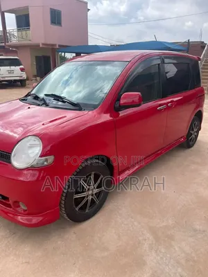 Toyota Sienta 2009 Red