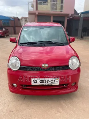 Toyota Sienta 2009 Red