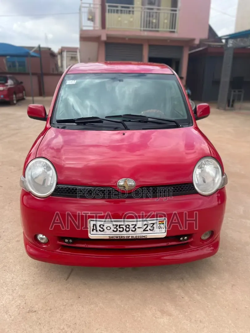 Toyota Sienta 2009 Red