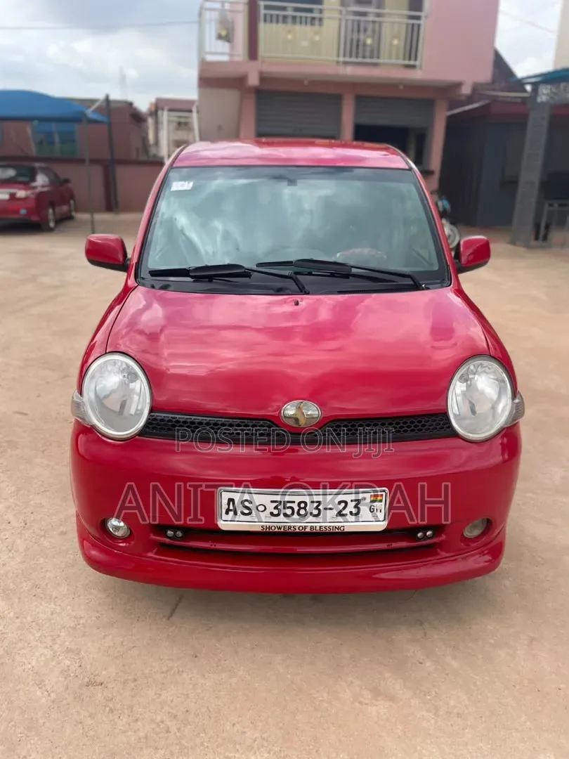 Toyota Sienta 2009 Red