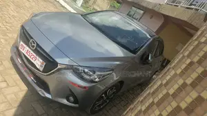 Mazda 2 2016 Gray