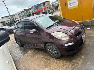 Toyota Vitz 1.3 AWD 3dr 2010 Burgundy
