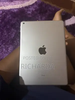 Apple iPad 5 (2022) 64 GB Silver