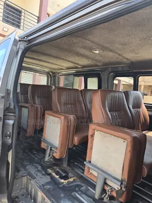 Nissan Caravan 2014 Gray