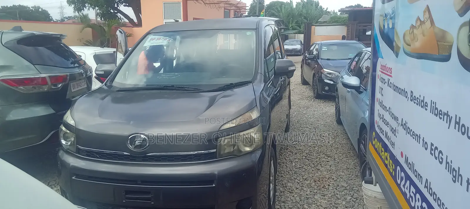 Toyota Voxy Z 2WD 8-Seater 2010 Gray