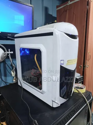 Desktop Computer Asus 8GB Intel Core i5 HDD+SSD 1T