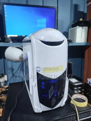 Desktop Computer Asus 8GB Intel Core i5 HDD+SSD 1T