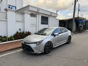 Toyota Corolla LE 2022 Silver