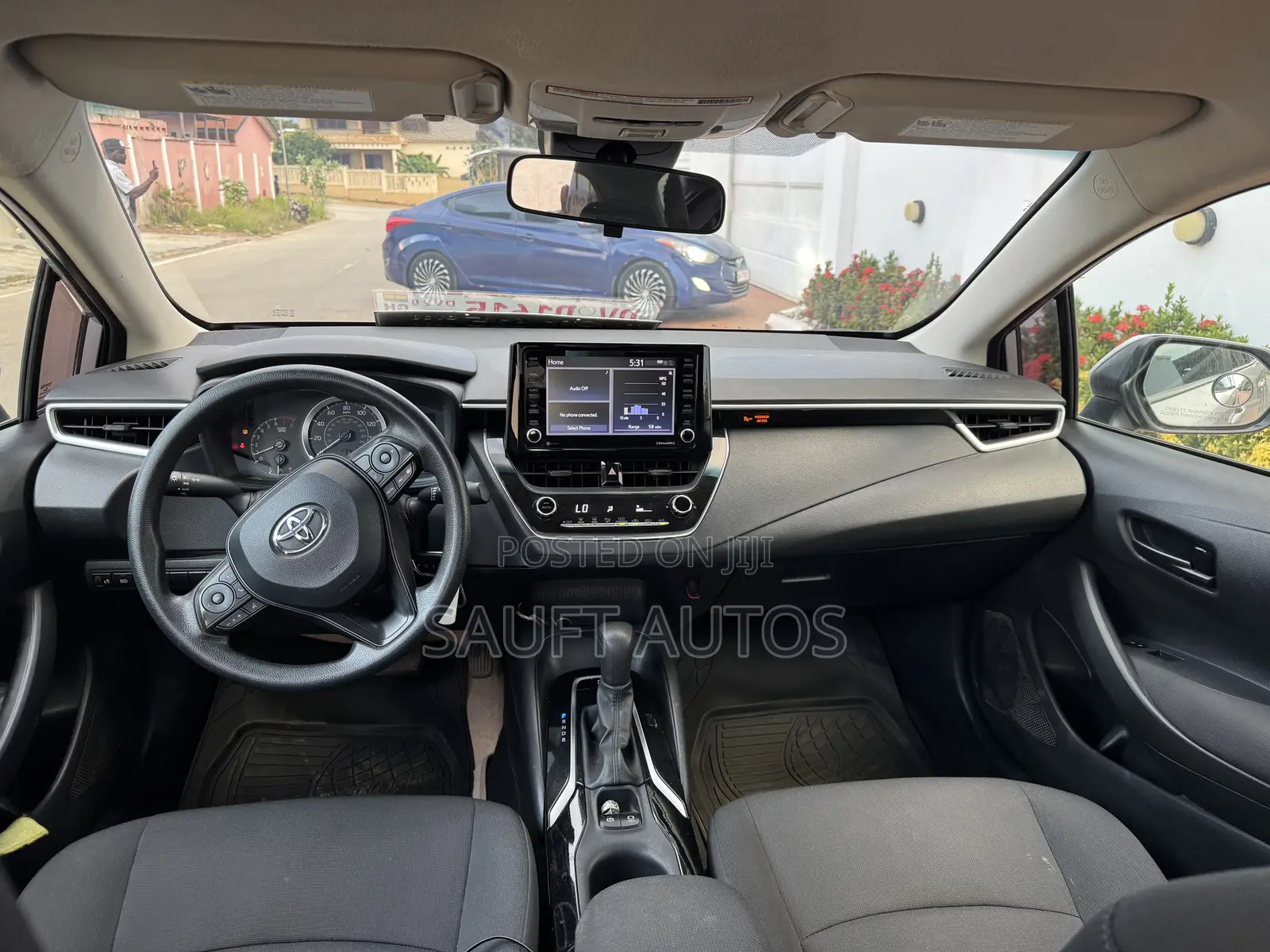 Toyota Corolla LE 2022 Silver