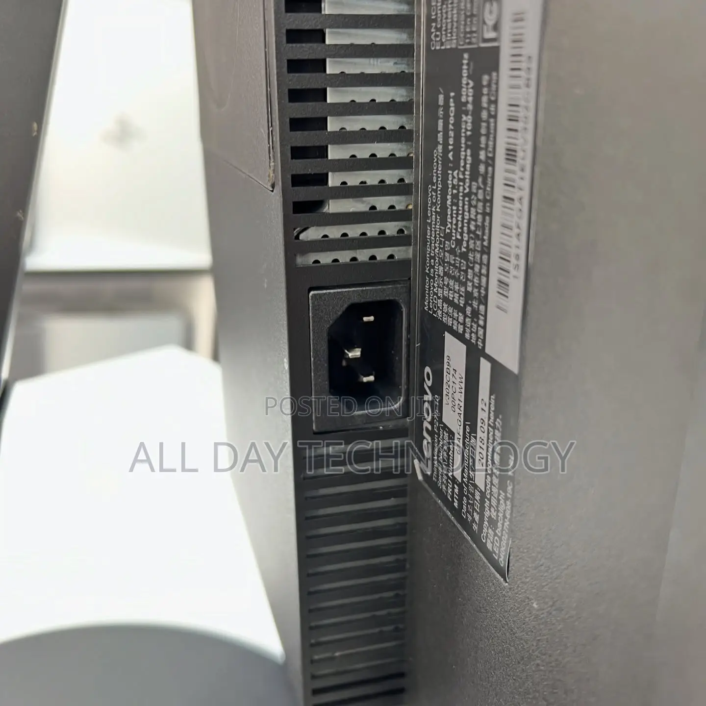 Lenovo 24” ThinkVision USB -C IPS Display Edgeless Monitor