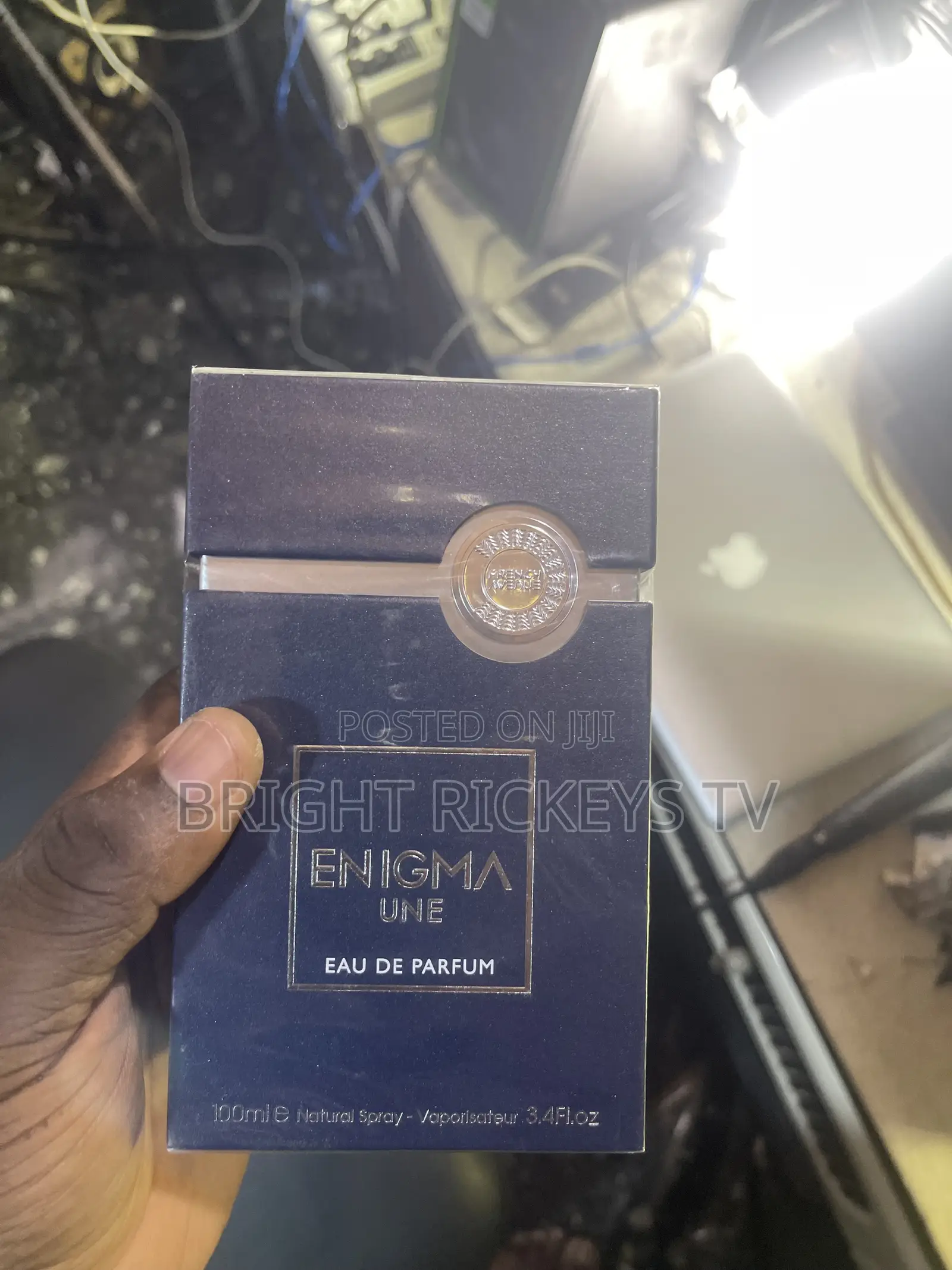 Deal in Perfumes