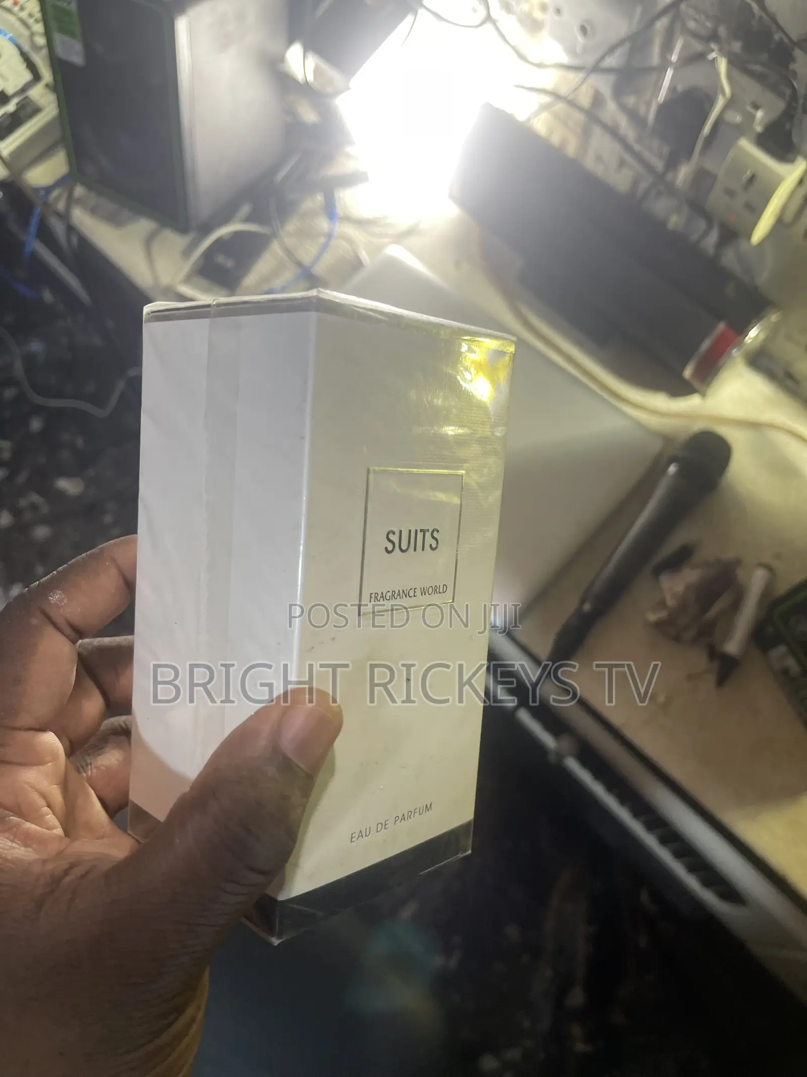 Deal in Perfumes