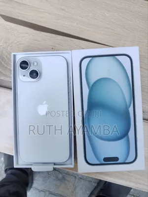 New Apple iPhone 15 128 GB Silver